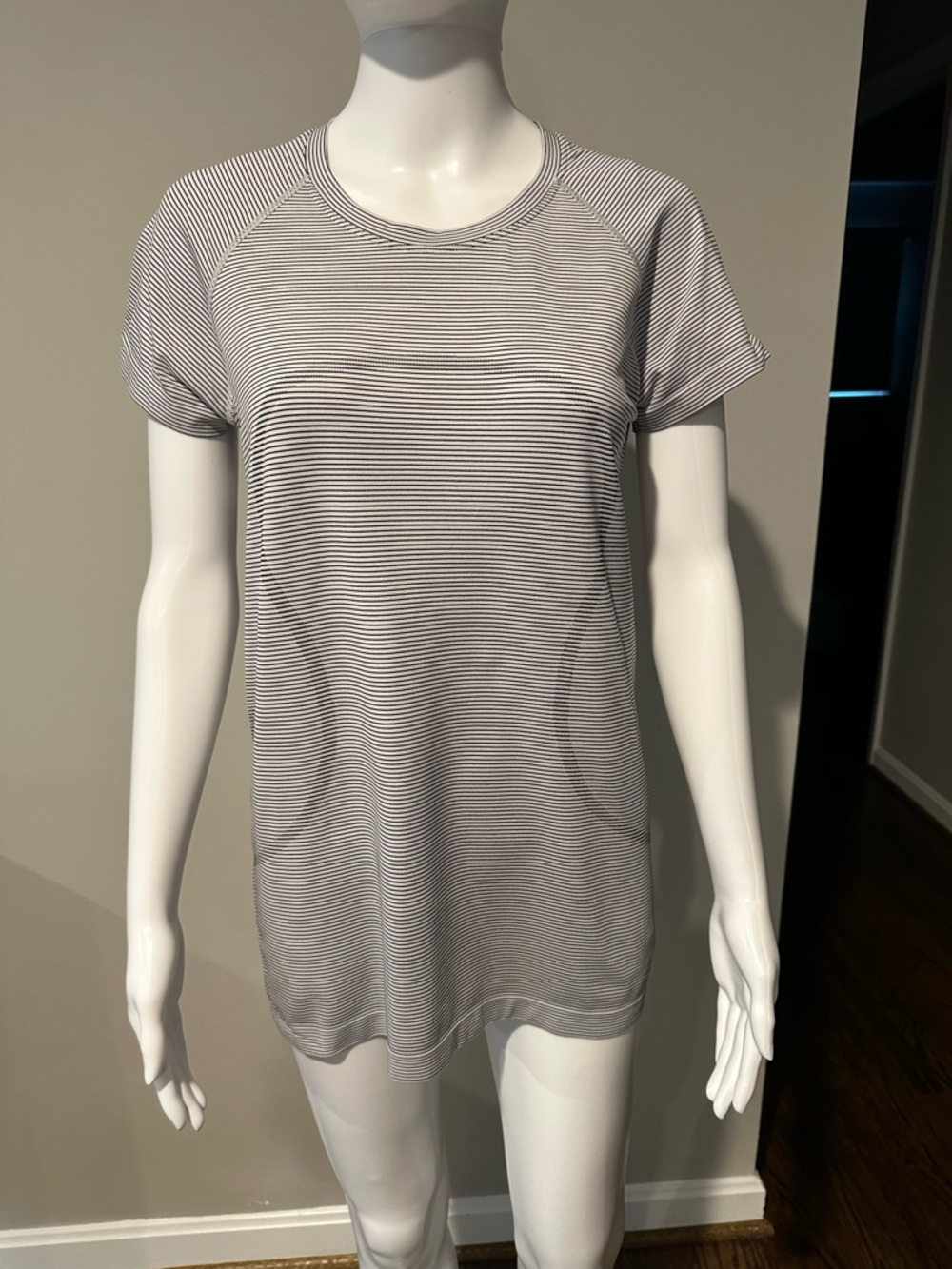 Lululemon swiftly t shirt